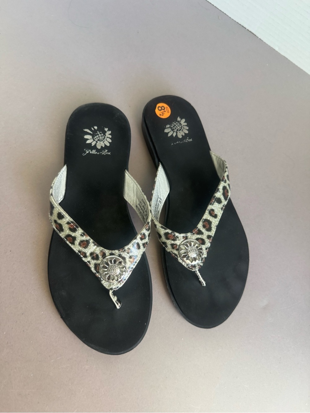 Women's Leopard Print Metallic Thong Sandals - Black - Picture 2 of 8